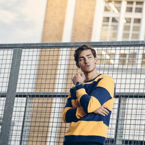 שעון Urban Classic מתכת עם לוח שחור