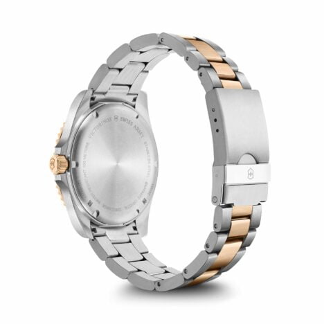 מאווריק חום