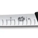 סכין קצבים להבים צר עם חריצים 25 ס”מ ידית Fibrox