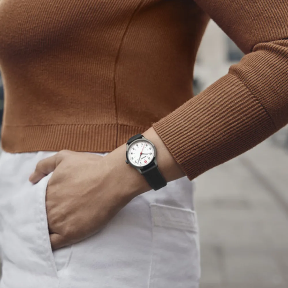 שעון City Sport רצועת סיליקון שחורה ולוח לבן מסגרת מושחרת 34 מ"מ