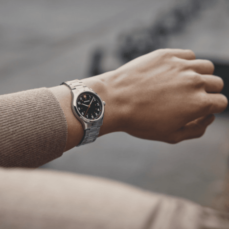 שעון City Sport רצועת מתכת ולוח שחור 34 מ