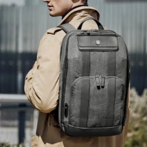 תיקי גב למחשב נייד ויקטורינוקס