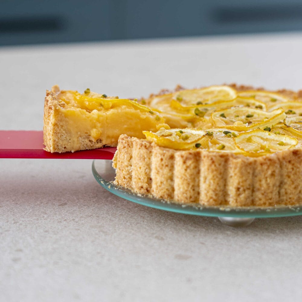 תבנית פאי מתפרקת Quiche dish עם תחתית זכוכית 18 ס"מ אדומה