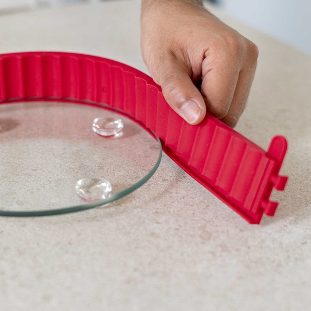 תבנית פאי מתפרקת Quiche dish עם תחתית זכוכית 18 ס"מ אדומה