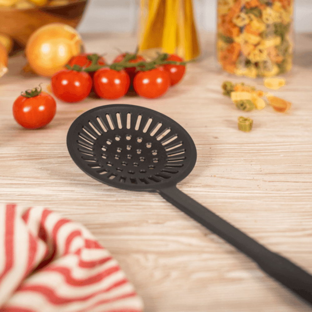 כף קיפוי מחוררת שווייצרית