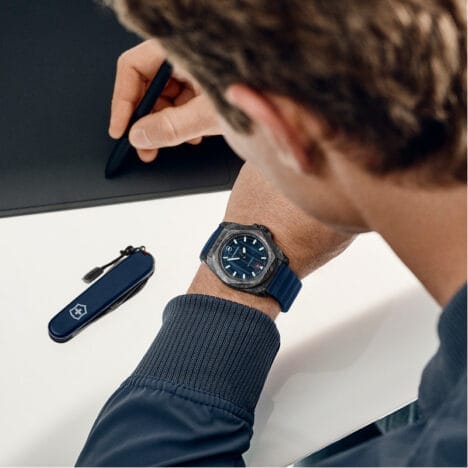 סט שעון I.N.O.X אוטומטי קרבון ואולר כחול