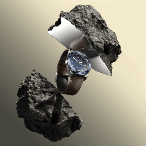 שעון Swiss Army רצועת עור חומה לוח כחול 42 מ