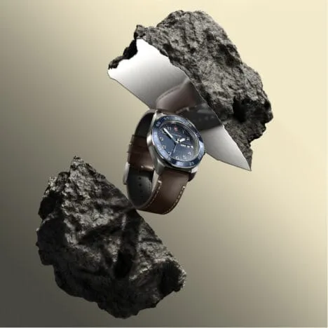 שעון Swiss Army רצועת עור חומה לוח כחול 42 מ