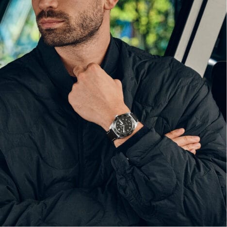 שעון Swiss Army רצועת עור שחורה לוח שחור 42 מ