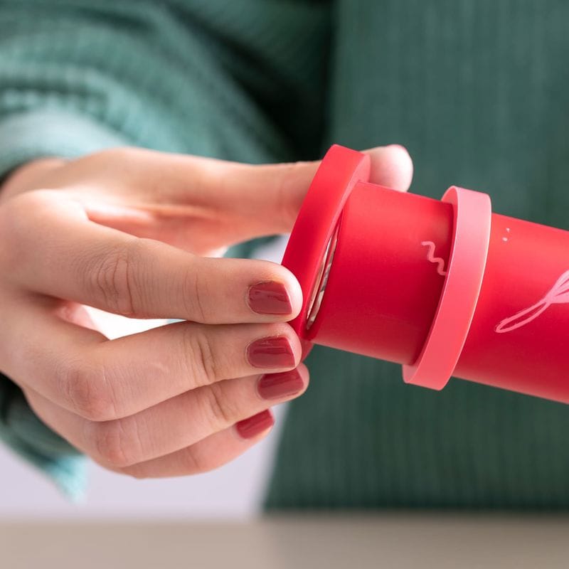 מערוך עם טבעות סיליקון לקביעת עובי הבצק