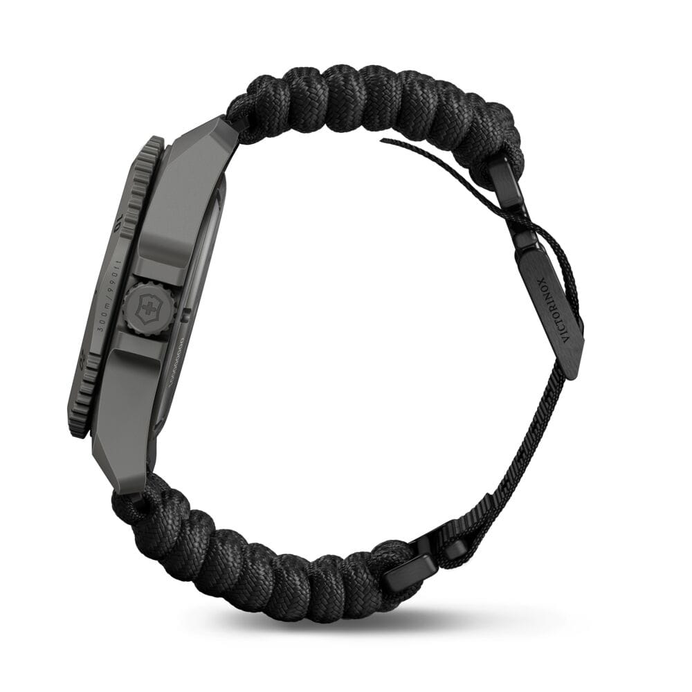 שעון DIVE PRO רצועת פארקורד ולוח שחור טיטניום