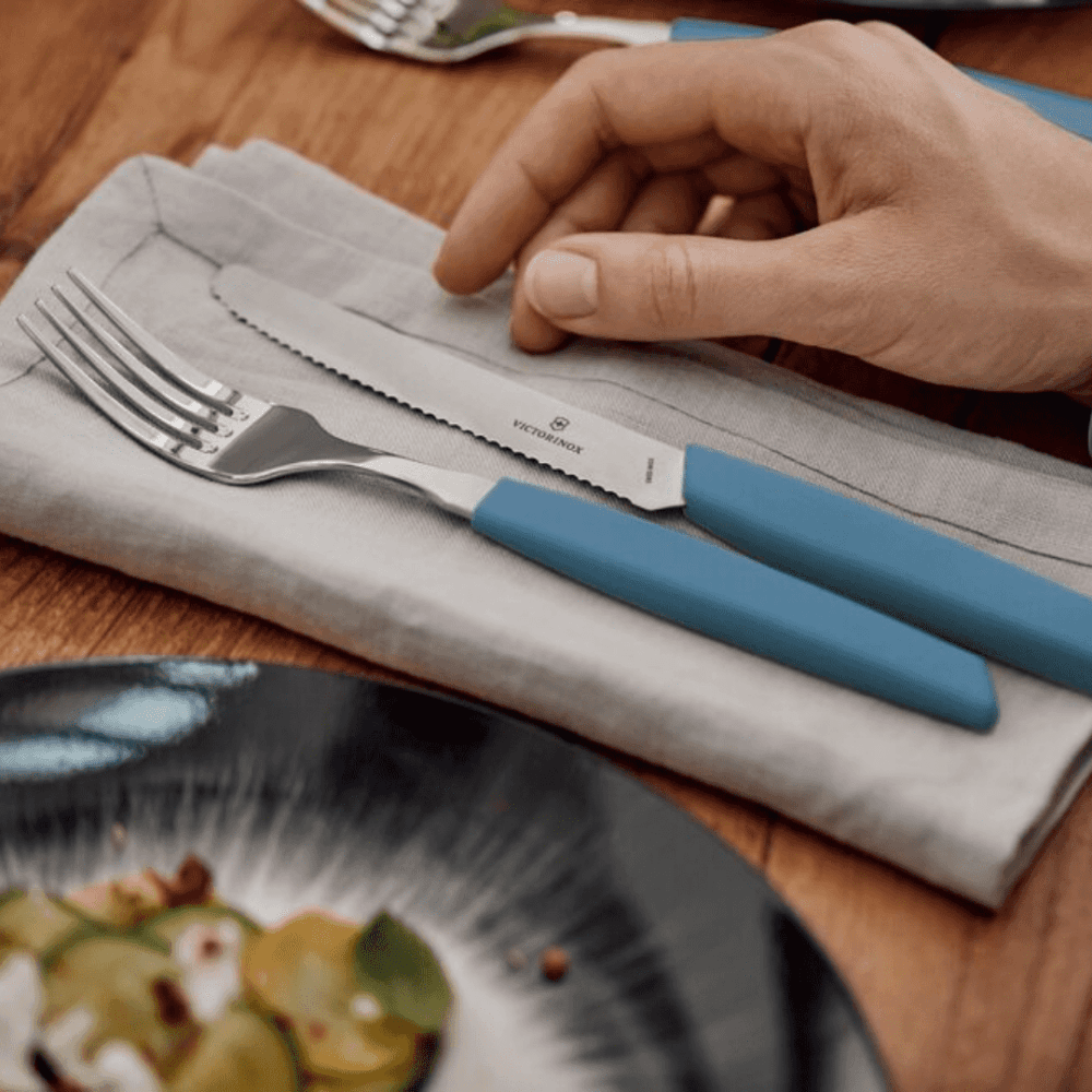 ערכת סכו”ם 24 חלקים ידית swiss modern בצבע כחול