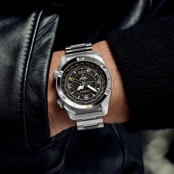 ה-Air Pro של Victorinox הוא שעון שמצליח לשלב בין עיצוב נקי לבין יכולת טכנית ללא פשרות. השעון כולל מנגנון אוטומטי איכותי עם עתודת כוח של 56 שעות.
מציע עמידות במים עד 200 מטר ועמידות בזעזועים לפי תקן ISO .
מגיע עם פונקציית GMT שתומכת במעקב על עד שלושה אזורי זמן בו זמנית,
כדי שתוכלו להישאר מעודכנים בכל זמן ובכל מקום בעולם.