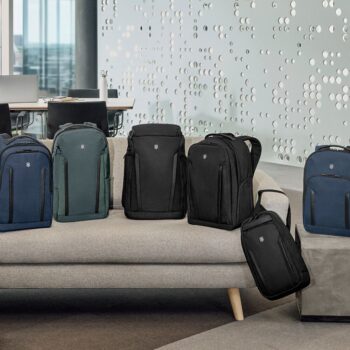 מכירים את זה שאתם מחפשים את המפתחות או המטען בקרקעית של התיק ומתחילים להתעצבן? בקולקציית ALTMONT PROFESSIONAL של ויקטורינוקס זה פשוט לא קורה.
לכל דבר יש תא משלו והכל נגיש ומסודר במקום הנכון.
מזמינים אתכם ליהנות מקוד הקופון לרגל הולנטיינס עם 14% הנחה בהזנת קוד LOVE14
הזדמנות מעולה לשדרג את השגרה שלכם ולהשקיע בתיק שיחזיק לכם לאורך זמן.*עד 14.02.26, לא כולל אווטלט, ללא כפל קופונים.