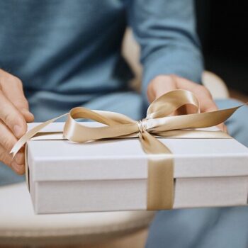 פסח הוא הזמן המושלם להעניק לעצמכם פינוק שוויצרי שילווה אתכם שנים קדימה.
בין הארוחות המשפחתיות מגיע גם לכם ליהנות מאיכות ללא פשרות.
מאחלים לכם חג חירות שמח מלא ברגעים של פינוק.